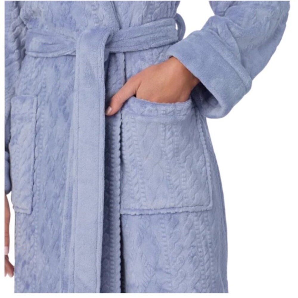 M: Room Service Plush Wrap Robe - Picture 6 of 11